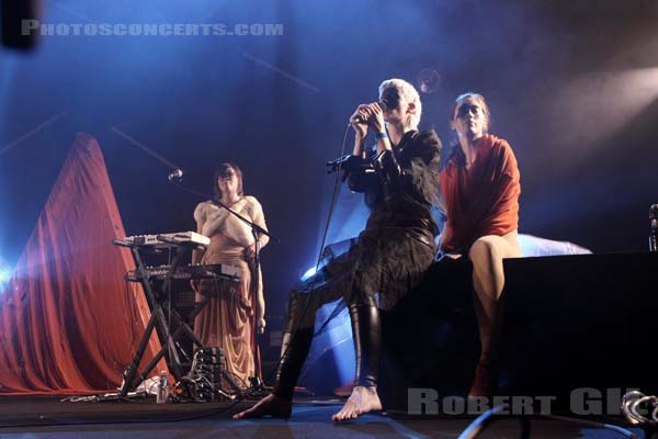 JENNY HVAL - 2017-05-28 - PARIS - Nef Nord - Grande Halle - 